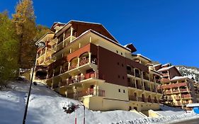 La Foux D Allos, Centre Station Et Au Pied Des Pistes